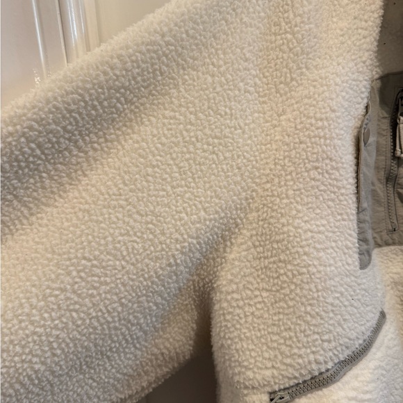 Her Entire Name Says Grace Ivory Sherpa Jacket with Gray Accents Size L - Picture 16 of 16